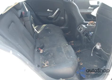 2019 Mercedes-Benz A 220 4Matic из США, поврежденный, VIN WDD3G4FB3KW027630